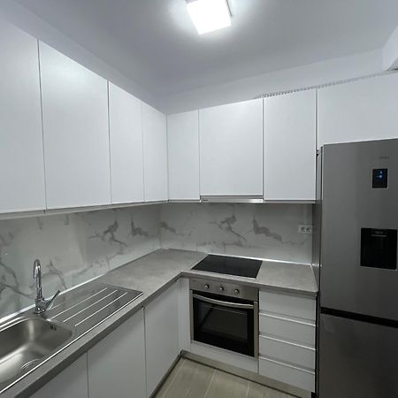 Modern Apartment In Central Vlorë 외부 사진