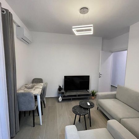 Modern Apartment In Central Vlorë 외부 사진