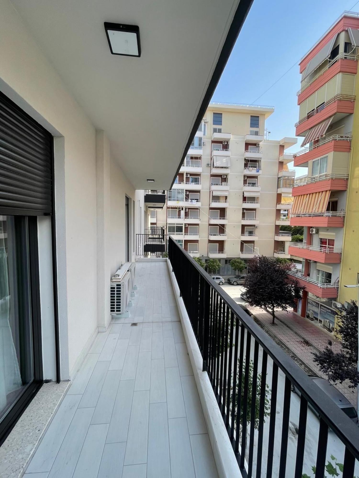 Modern Apartment In Central Vlorë 외부 사진