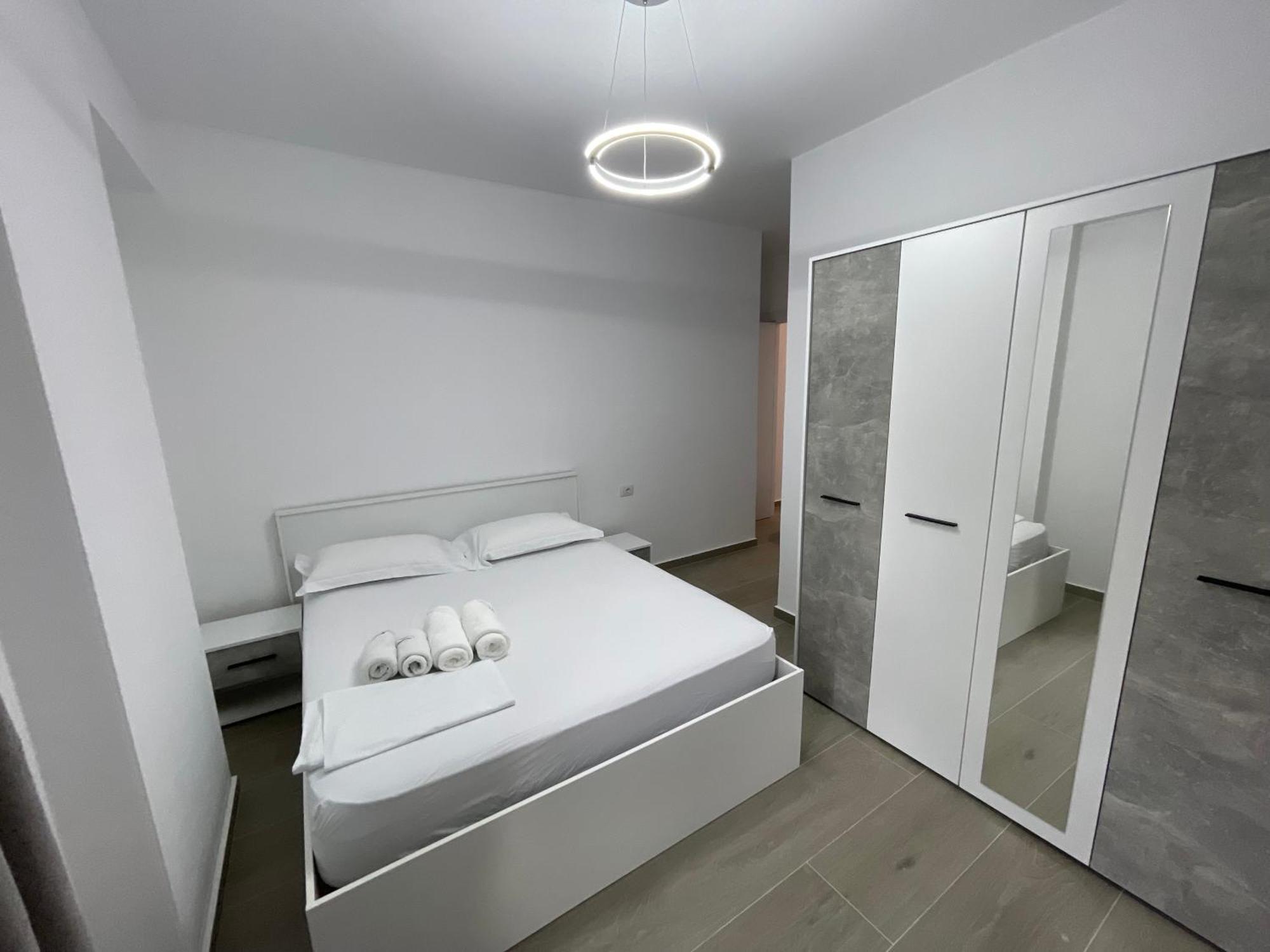 Modern Apartment In Central Vlorë 외부 사진