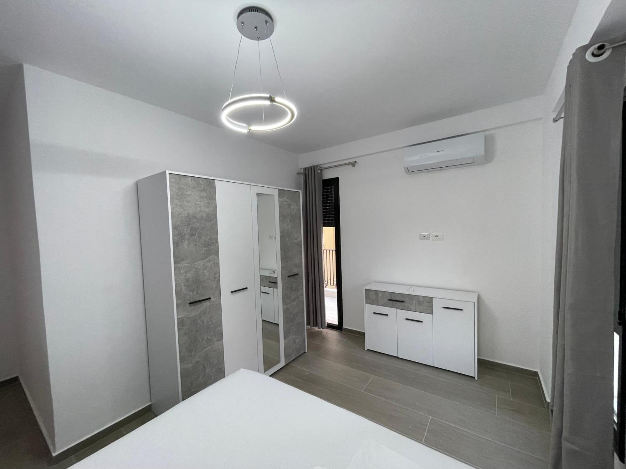 Modern Apartment In Central Vlorë 외부 사진