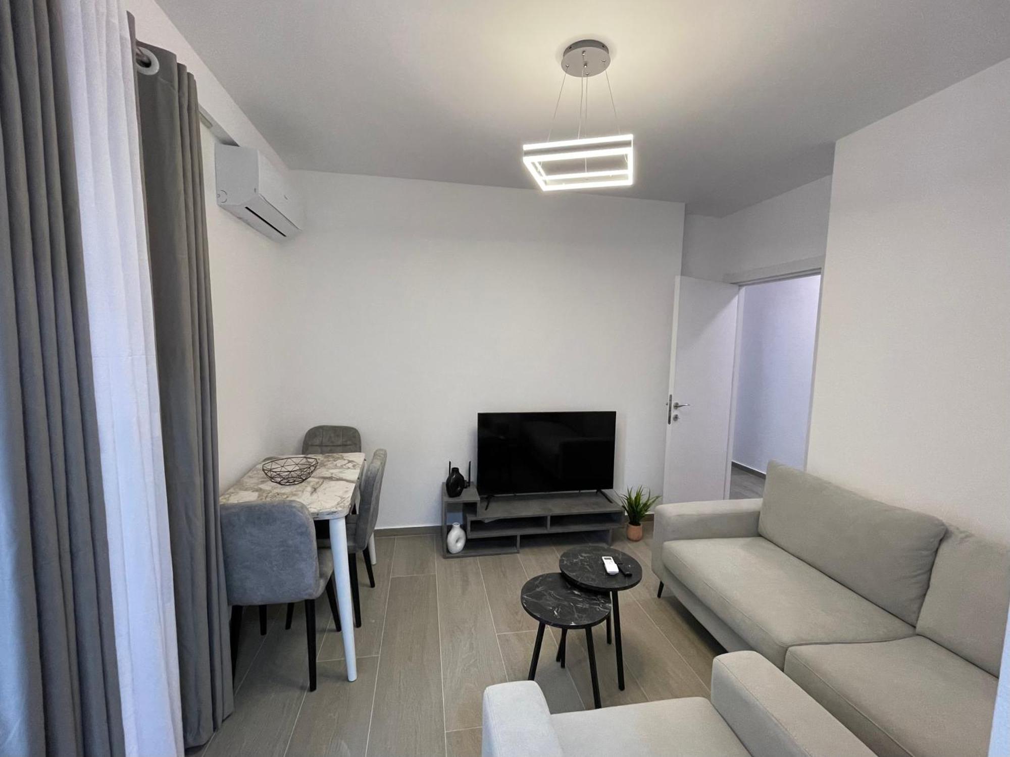 Modern Apartment In Central Vlorë 외부 사진