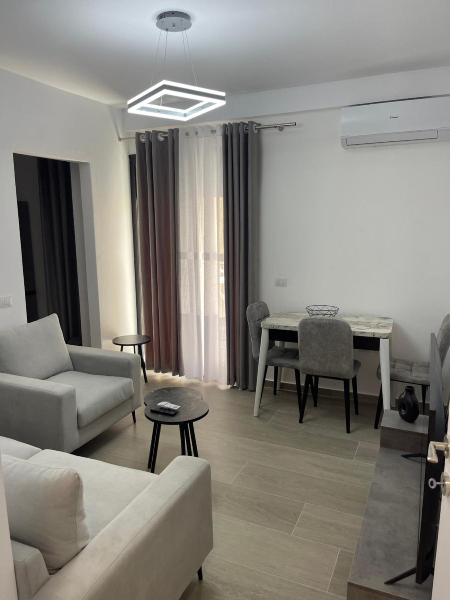 Modern Apartment In Central Vlorë 외부 사진